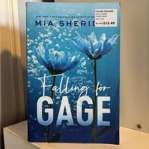 Falling For Gage by Mia Sheridan - Adult Romance Paperback Book